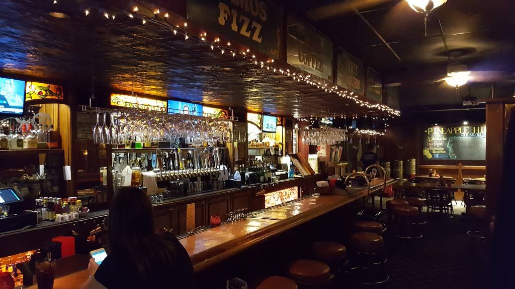 Pineapple Hill Saloon & Grill | restaurant | 4454 Van Nuys Blvd N, Sherman Oaks, CA 91403, USA | 8187890679 OR +1 818-789-0679