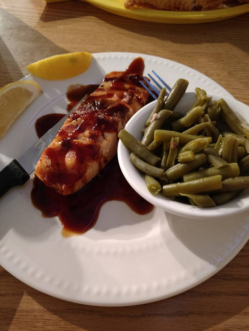 Peterson Fish | restaurant | 1009 S Huntington St, Syracuse, IN 46567, USA | 5745285000 OR +1 574-528-5000