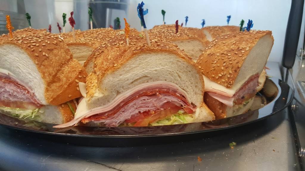 Lakeview Market & Deli | restaurant | 562 US-6, Mahopac, NY 10541, USA | 8458038435 OR +1 845-803-8435