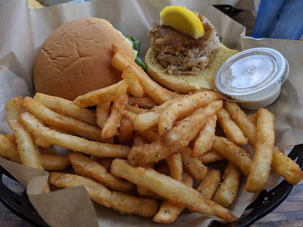 Ocean House Waterfront Seafood | restaurant | 1905 Atlantic Ave, Virginia Beach, VA 23451, USA | 7574258600 OR +1 757-425-8600