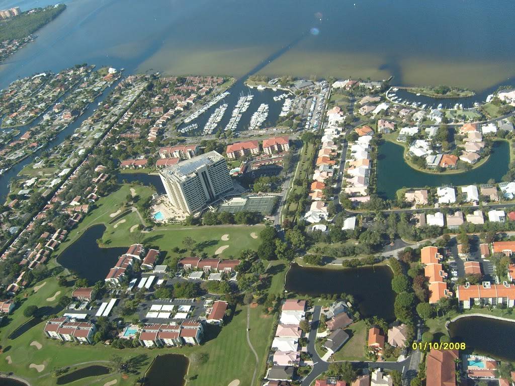 The Landings Yacht Golf & Tennis Club Inc | restaurant | 4420 Flagship Dr, Fort Myers, FL 33919, USA | 2394823211 OR +1 239-482-3211