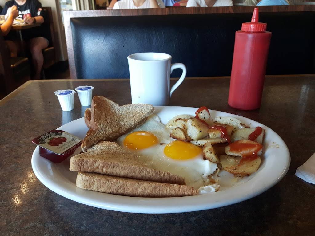 Jons Restaurant | restaurant | 130 Perth St, Brockville, ON K6V 5E3, Canada | 6133429521 OR +1 613-342-9521