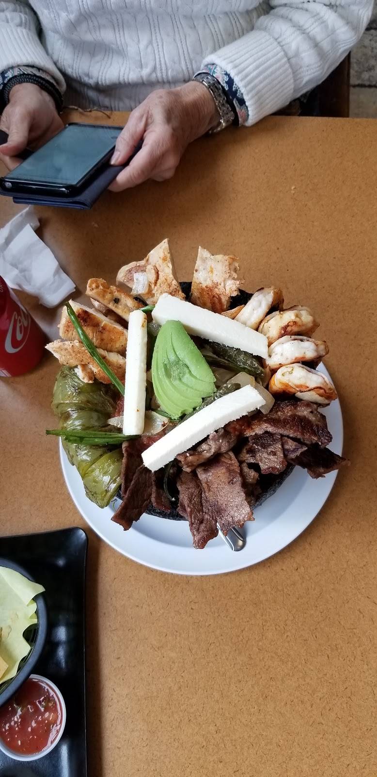 Los Cabos Mexican & Seafood | restaurant | 760 E Vista Way, Vista, CA 92084, USA | 7607245952 OR +1 760-724-5952