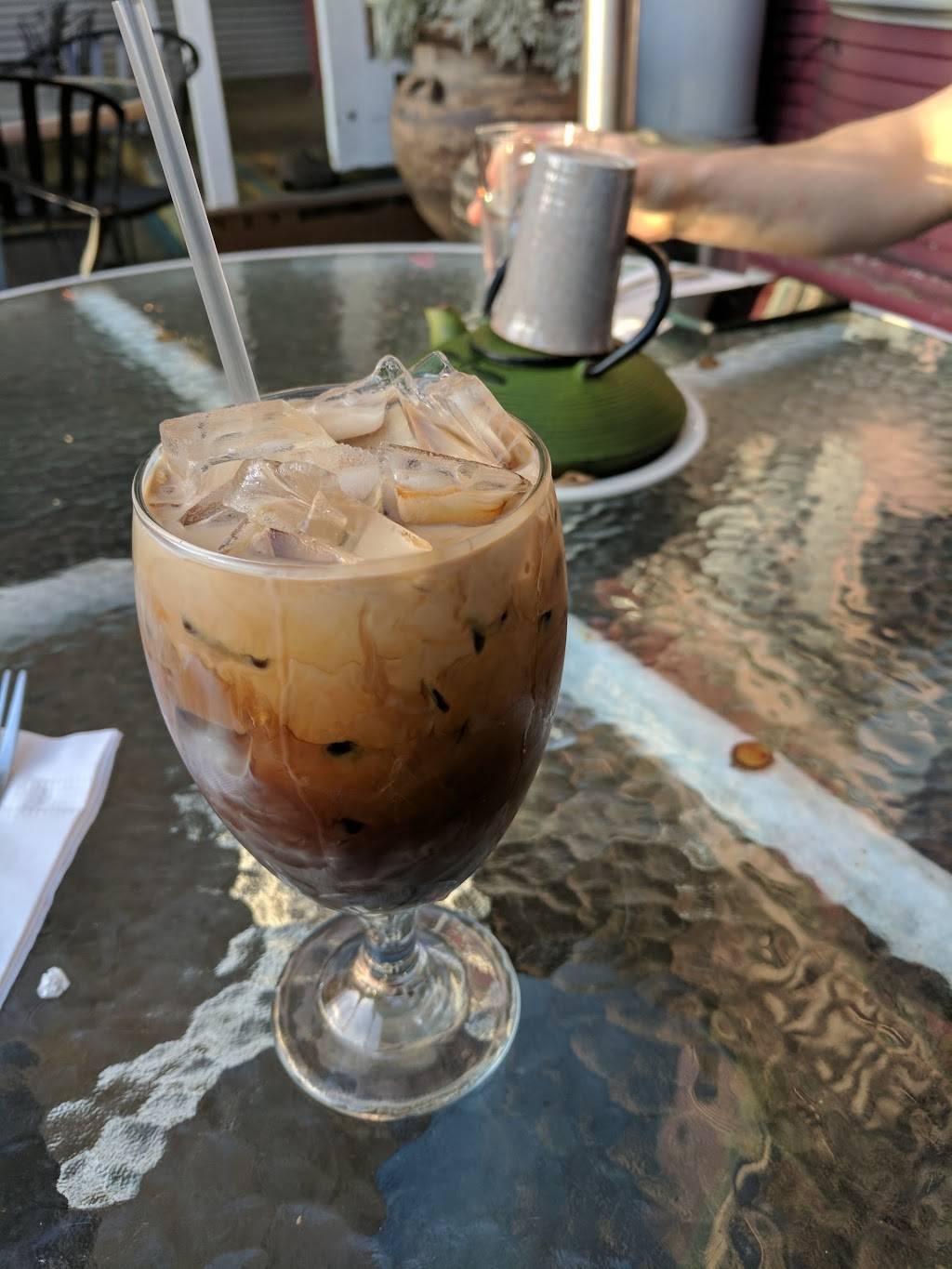 The Patio Fine Thai Cuisine | restaurant | 524 15th Ave E, Seattle, WA 98112, USA | 2063282406 OR +1 206-328-2406