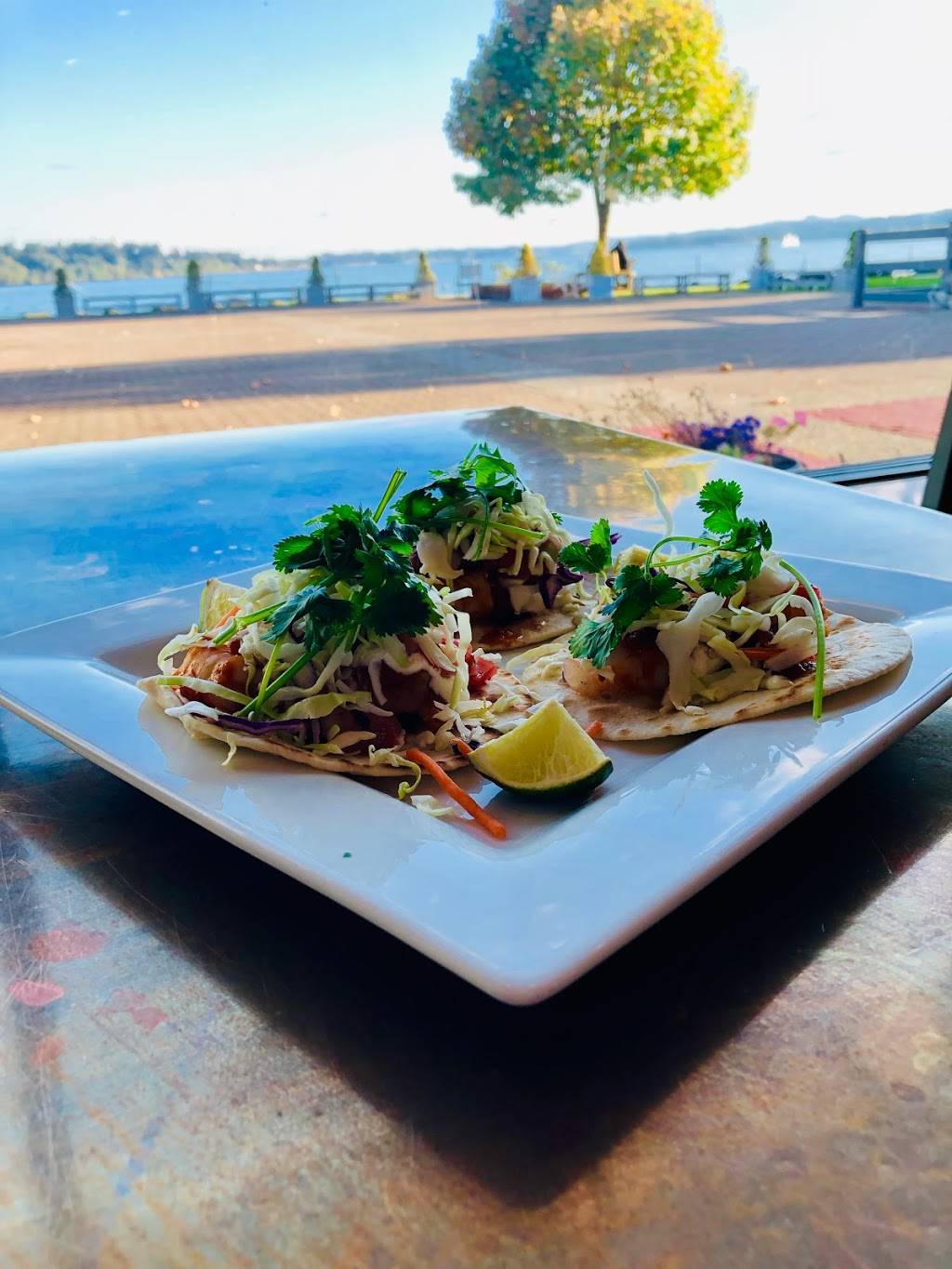 Beachfront Martini Lounge | restaurant | 3073 NW Bucklin Hill Rd, Silverdale, WA 98383, USA | 3606981000 OR +1 360-698-1000