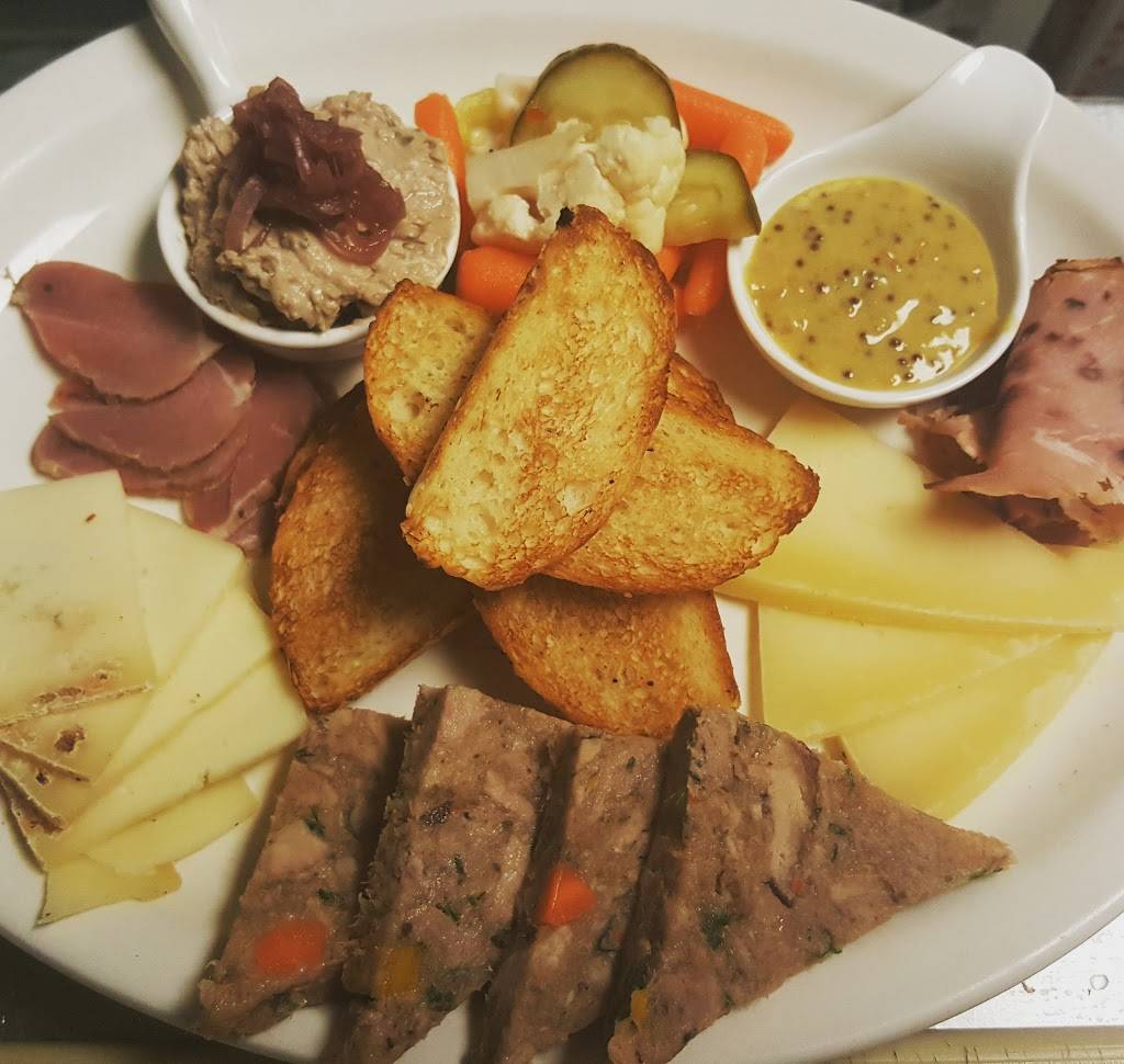 Tatoheads Public House | restaurant | 1297 Parsons Ave, Columbus, OH 43206, USA | 6147252101 OR +1 614-725-2101