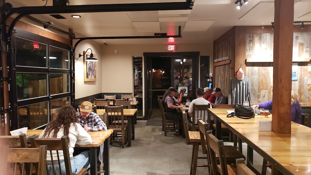 10 Barrel Brewing West Side Bend | restaurant | 1135 NW Galveston Ave, Bend, OR 97701, USA | 5416785228 OR +1 541-678-5228