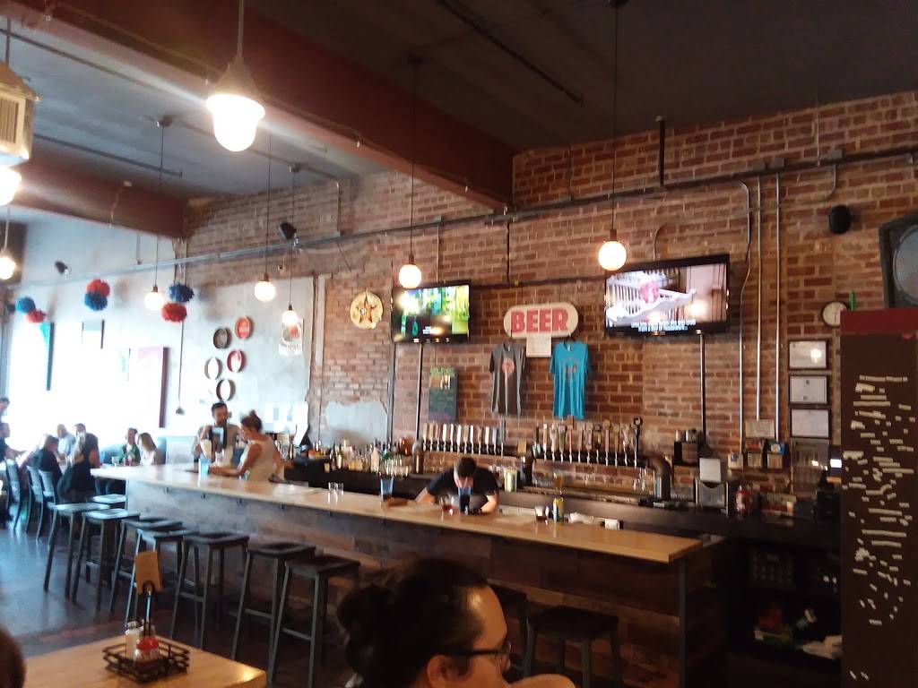 The Quarter Barrel Arcade & Brewery | restaurant | 616 2nd Ave SE, Cedar Rapids, IA 52401, USA | 3192004140 OR +1 319-200-4140