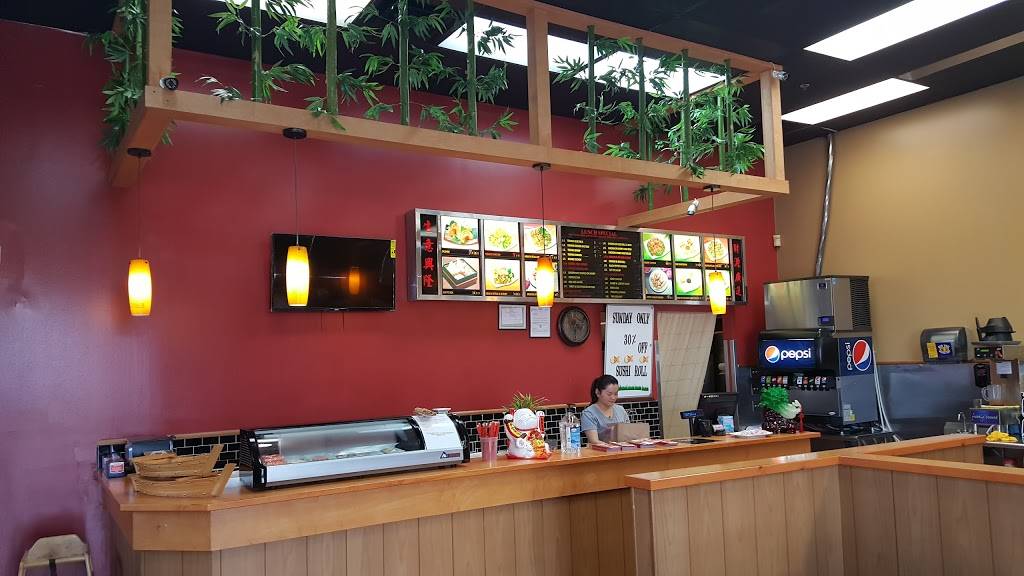 Lings Bistro | restaurant | 1550 SW Wanamaker Rd #100a, Topeka, KS 66604, USA | 7852710050 OR +1 785-271-0050