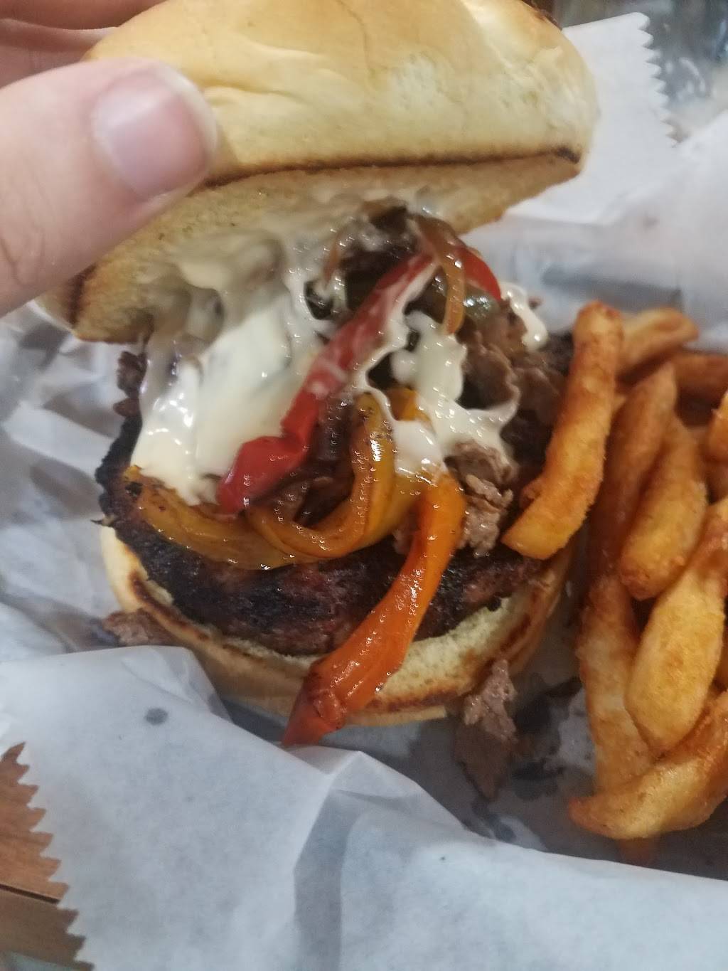 Maple Street Grille | restaurant | 303 10th Ave, PO Box 44, Orion, IL 61273, USA | 3096262087 OR +1 309-626-2087