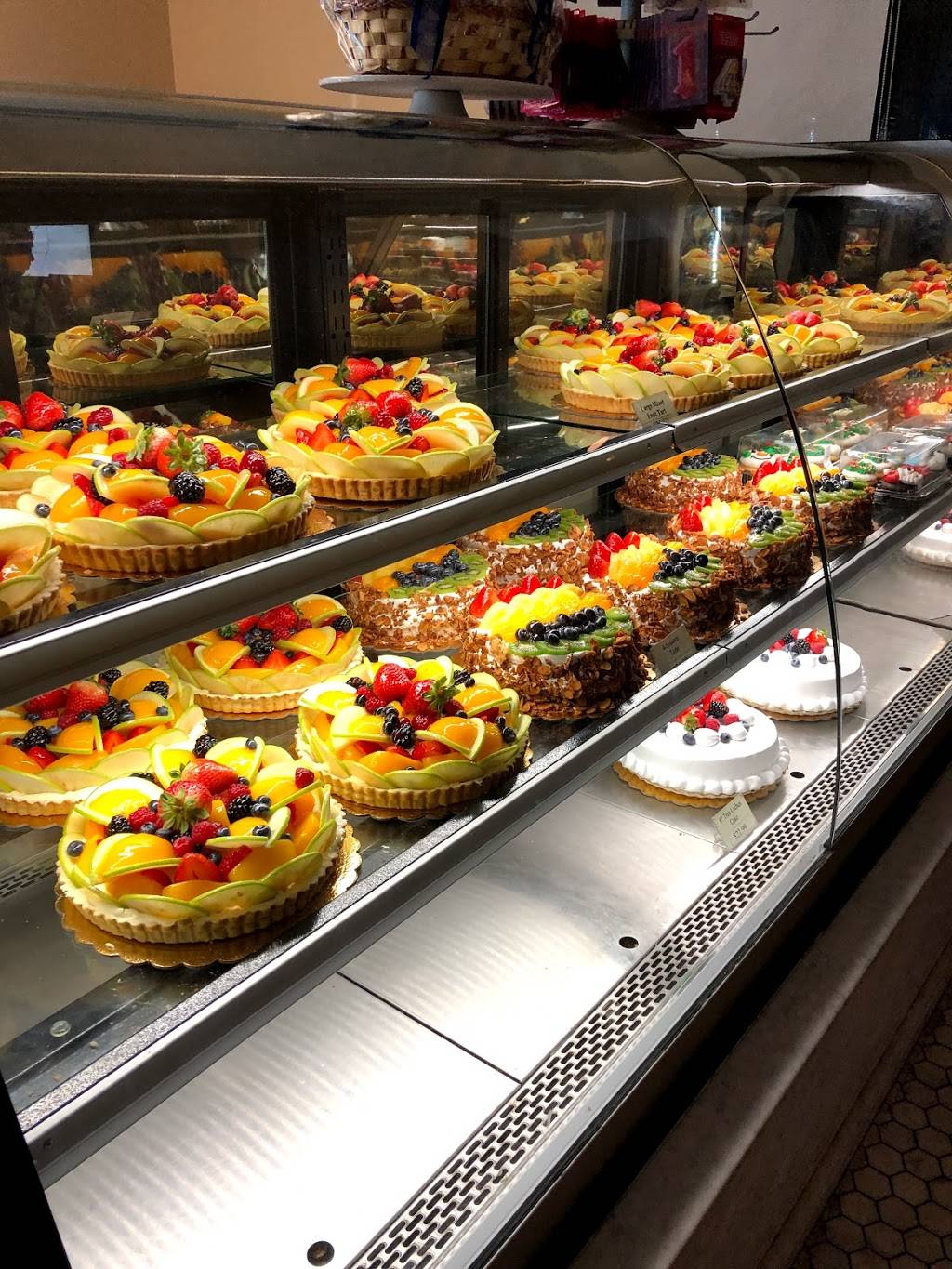 Katella Deli - Bakery - Restaurant | bakery | 4470 Katella Ave, Los Alamitos, CA 90720, USA | 5625948611 OR +1 562-594-8611