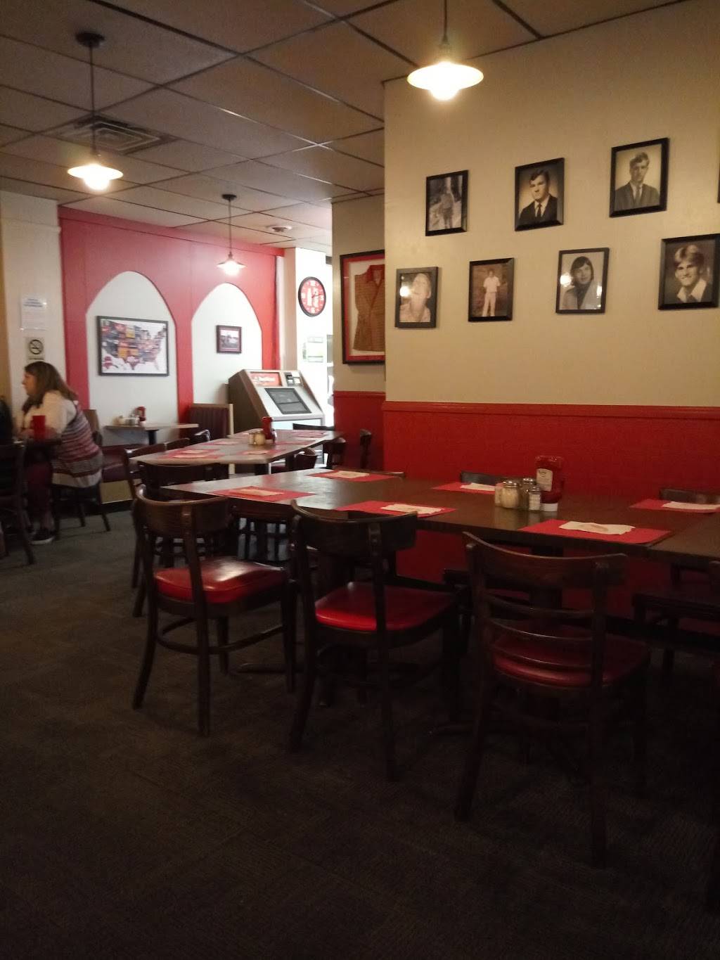 Ginos Pizza & Spaghetti House | restaurant | 16 Davis Ave, Elkins, WV 26241, USA | 3046365522 OR +1 304-636-5522