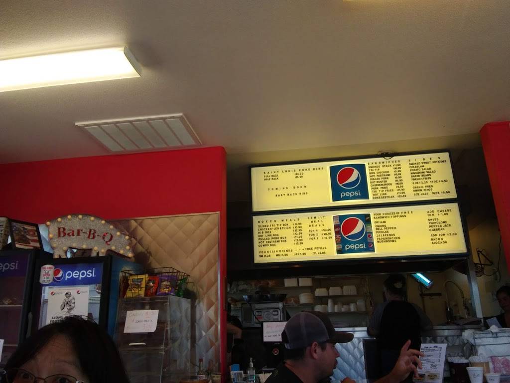 Smokin Joes | restaurant | 8540 Airport Rd, Redding, CA 96002, USA | 5303642085 OR +1 530-364-2085