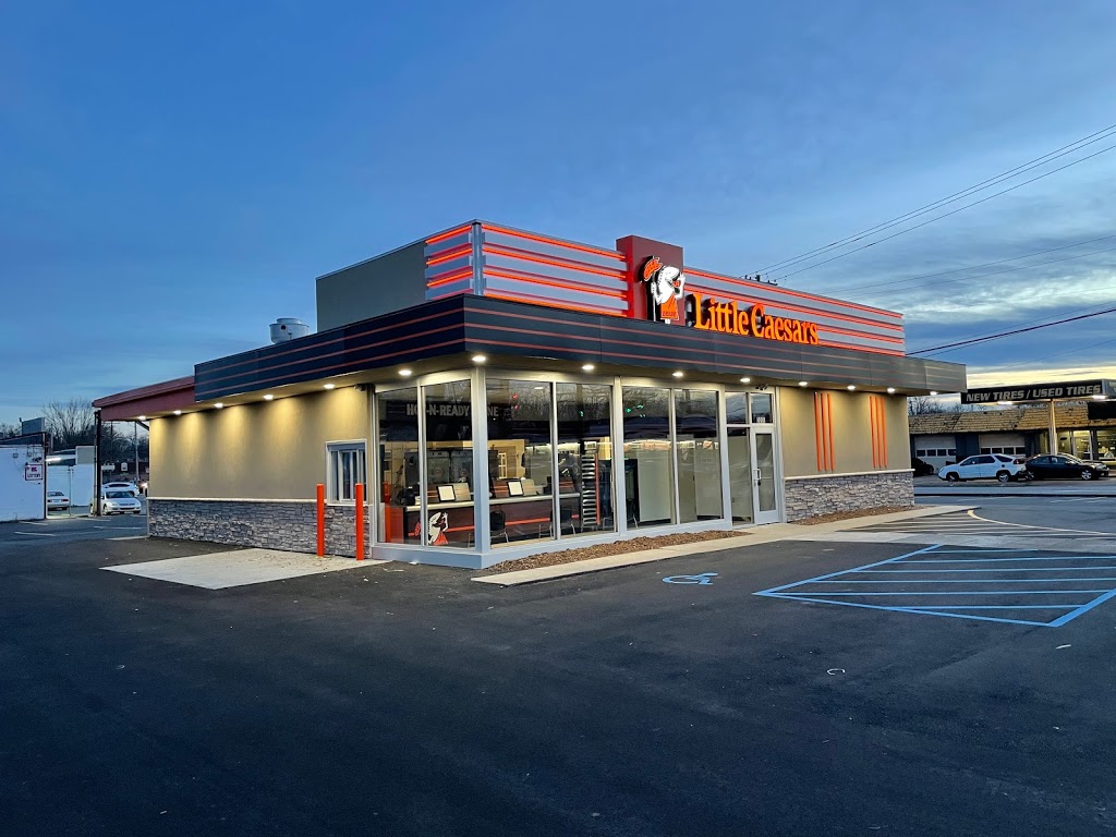 Little Caesars Pizza | restaurant | 3000 Hikes Ln, Louisville, KY 40220, USA | 5029635151 OR +1 502-963-5151
