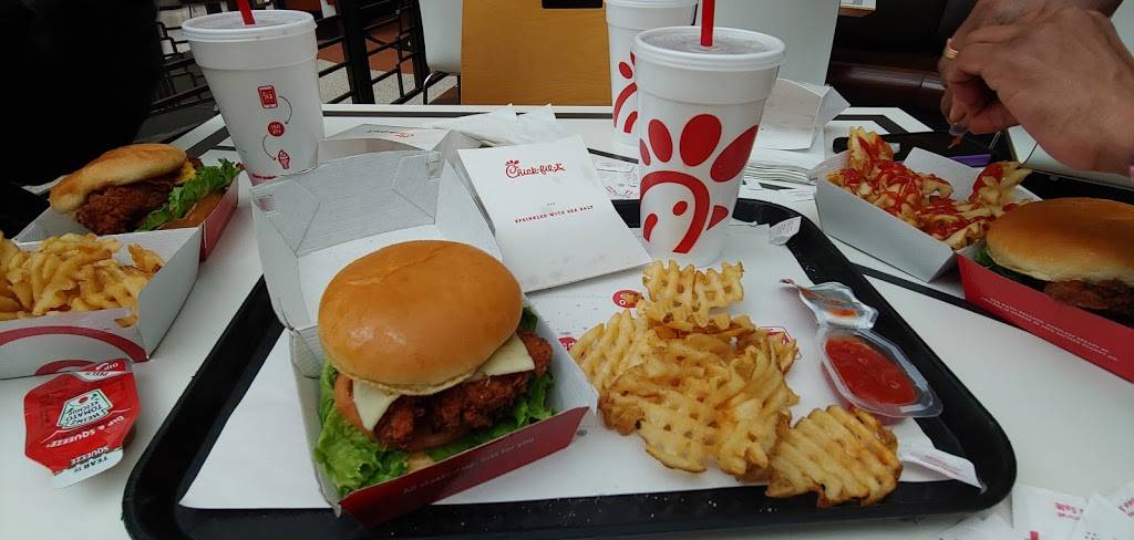 Chick-fil-A | restaurant | 2800 W Big Beaver Rd Ste Y-323, Troy, MI 48084, USA | 2489300135 OR +1 248-930-0135