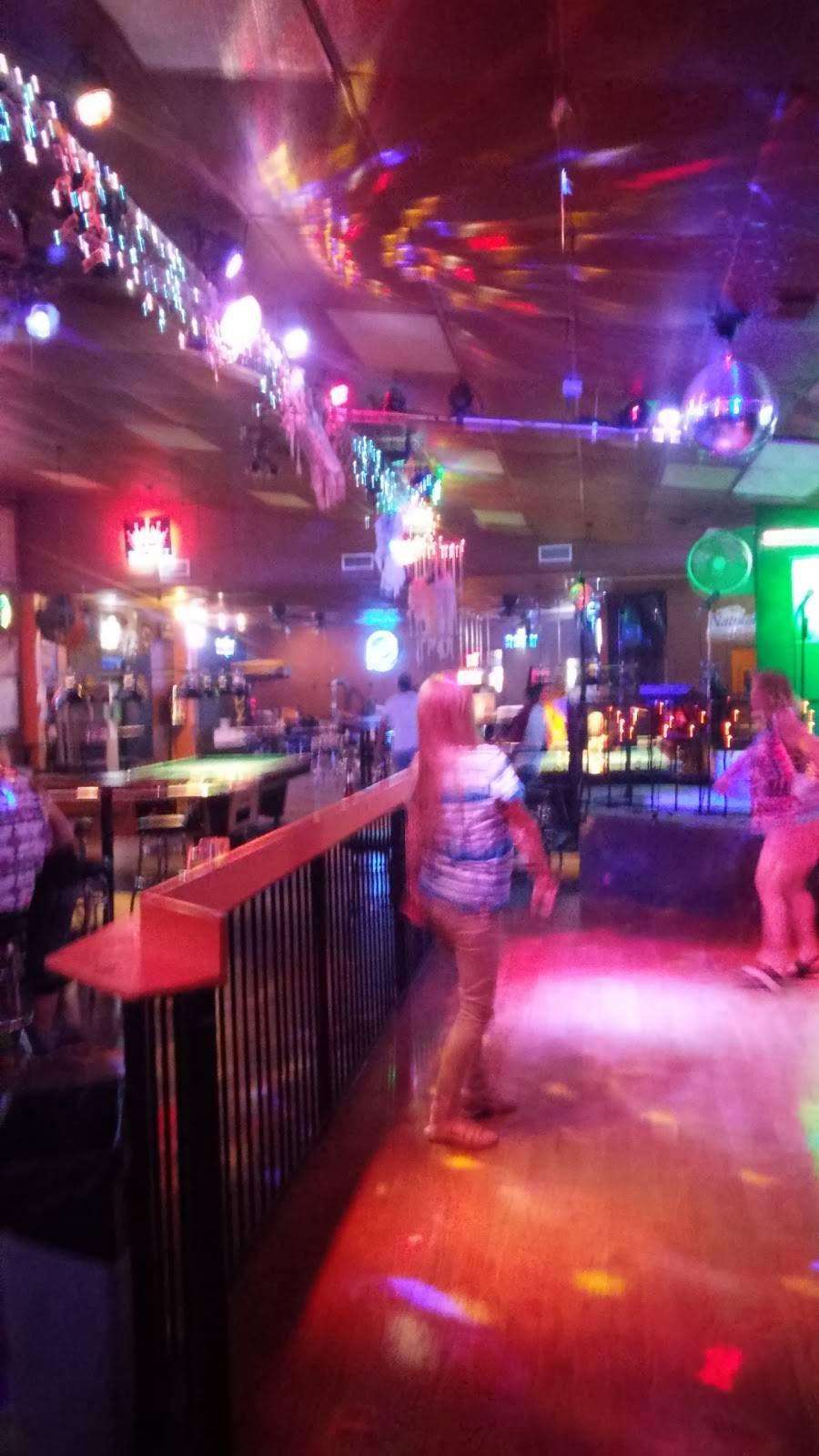 Diamond D Billiards & Sports | restaurant | 3605 Contrary Creek Rd, Granbury, TX 76048, USA | 8175732100 OR +1 817-573-2100