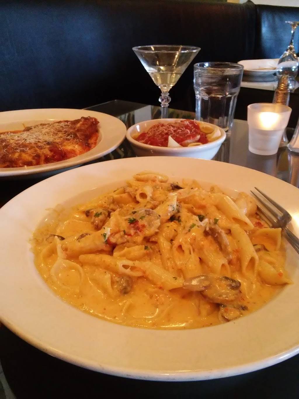 Hugs Italian Restaurant | restaurant | 204 US-1, Falmouth, ME 04105, USA | 2077813342 OR +1 207-781-3342