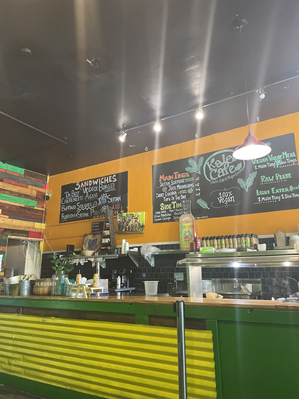 Kale Cafe Juice Bar & Vegan Cuisine | restaurant | 116 N Beach St, Daytona Beach, FL 32114, USA | 3868725097 OR +1 386-872-5097