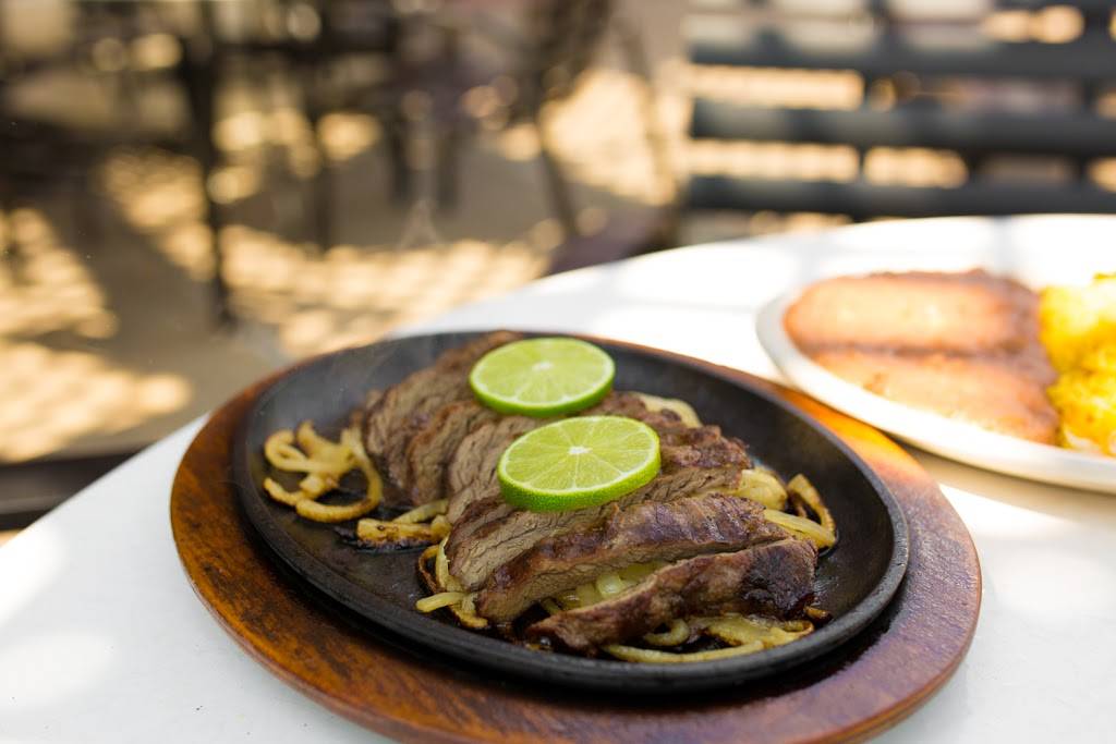 Wolfies Restaurants & Sports Bar | restaurant | 12312 Barker Cypress Rd, Cypress, TX 77429, USA | 8322201084 OR +1 832-220-1084