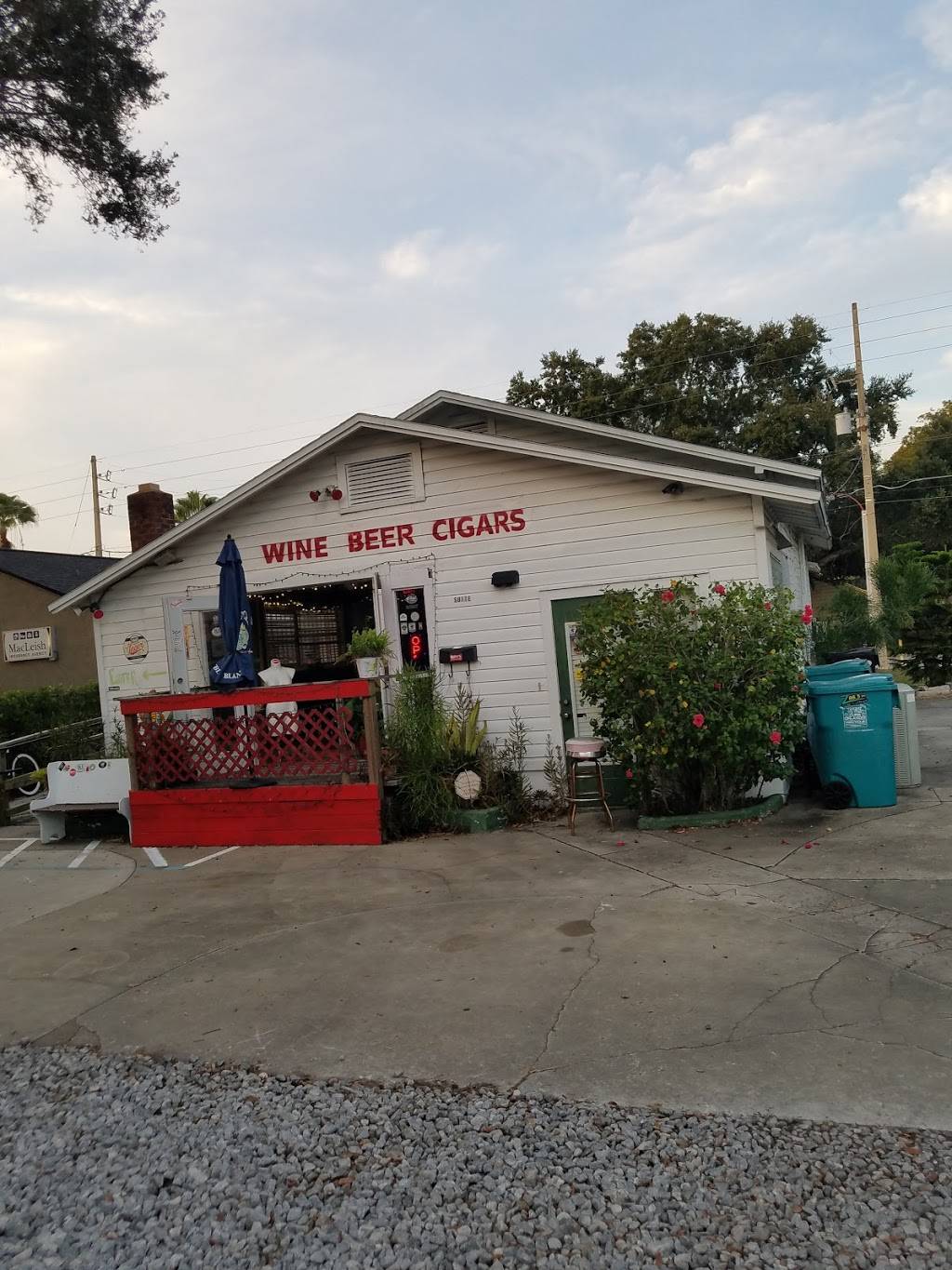 Noras sugar shack Beer Wine & Cigars | restaurant | 636 Virginia Dr, Orlando, FL 32803, USA | 4074475885 OR +1 407-447-5885