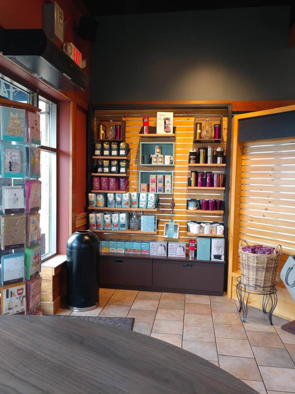 Caribou Coffee | cafe | 142 Pioneer Trail, Chaska, MN 55318, USA | 9523680009 OR +1 952-368-0009