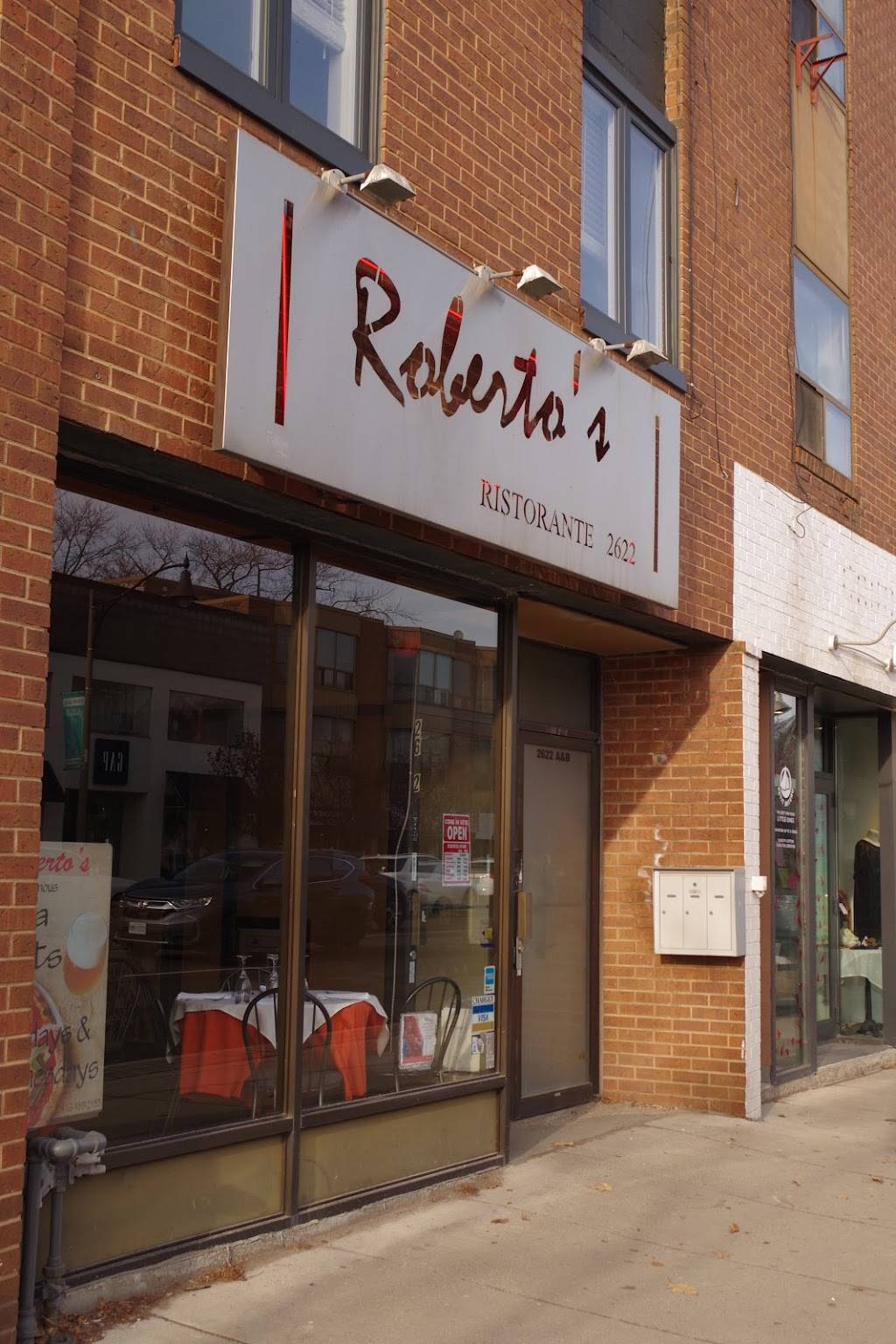 Robertos | restaurant | 2622 Yonge St, Toronto, ON M4P 2J4, Canada | 4164892153 OR +1 416-489-2153
