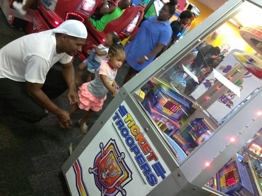 Chuck E. Cheese | restaurant | 500 Old Town Rd, Vestavia Hills, AL 35216, USA | 2059793420 OR +1 205-979-3420