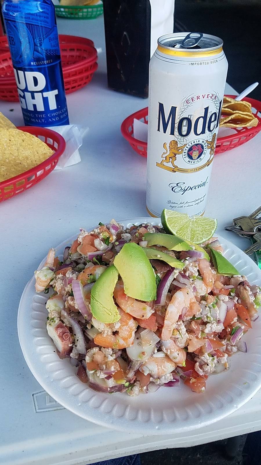 Jala Mariscos El Veneno | restaurant | 11501 Alameda St, Los Angeles, CA 90059, USA | 3233453205 OR +1 323-345-3205