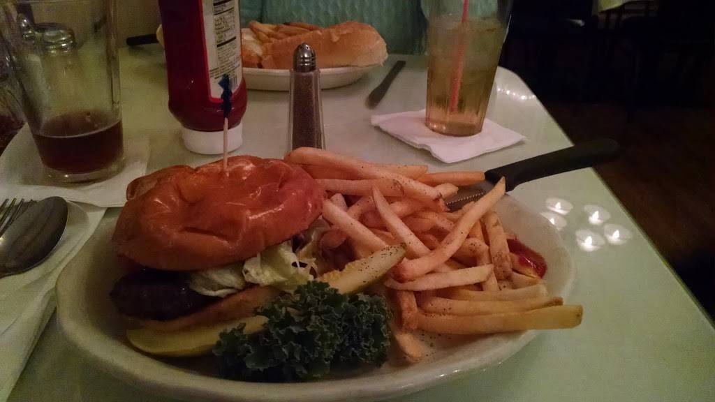 Cafe Roma | restaurant | 3371 Acushnet Ave, New Bedford, MA 02745, USA | 5089985281 OR +1 508-998-5281