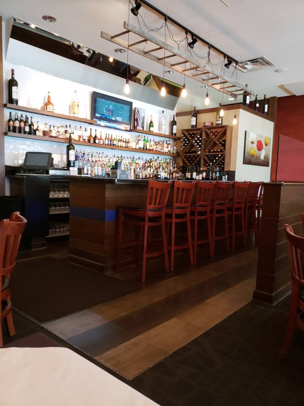 Giovannis Kitchen | restaurant | 8831 Ladue Rd, St. Louis, MO 63124, USA | 3147214100 OR +1 314-721-4100