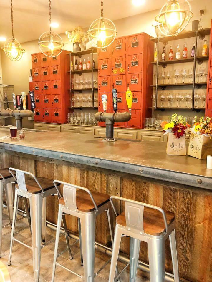 Brick & Brews | restaurant | 32907 Tamina Rd suite e, Magnolia, TX 77354, USA | 2817897910 OR +1 281-789-7910