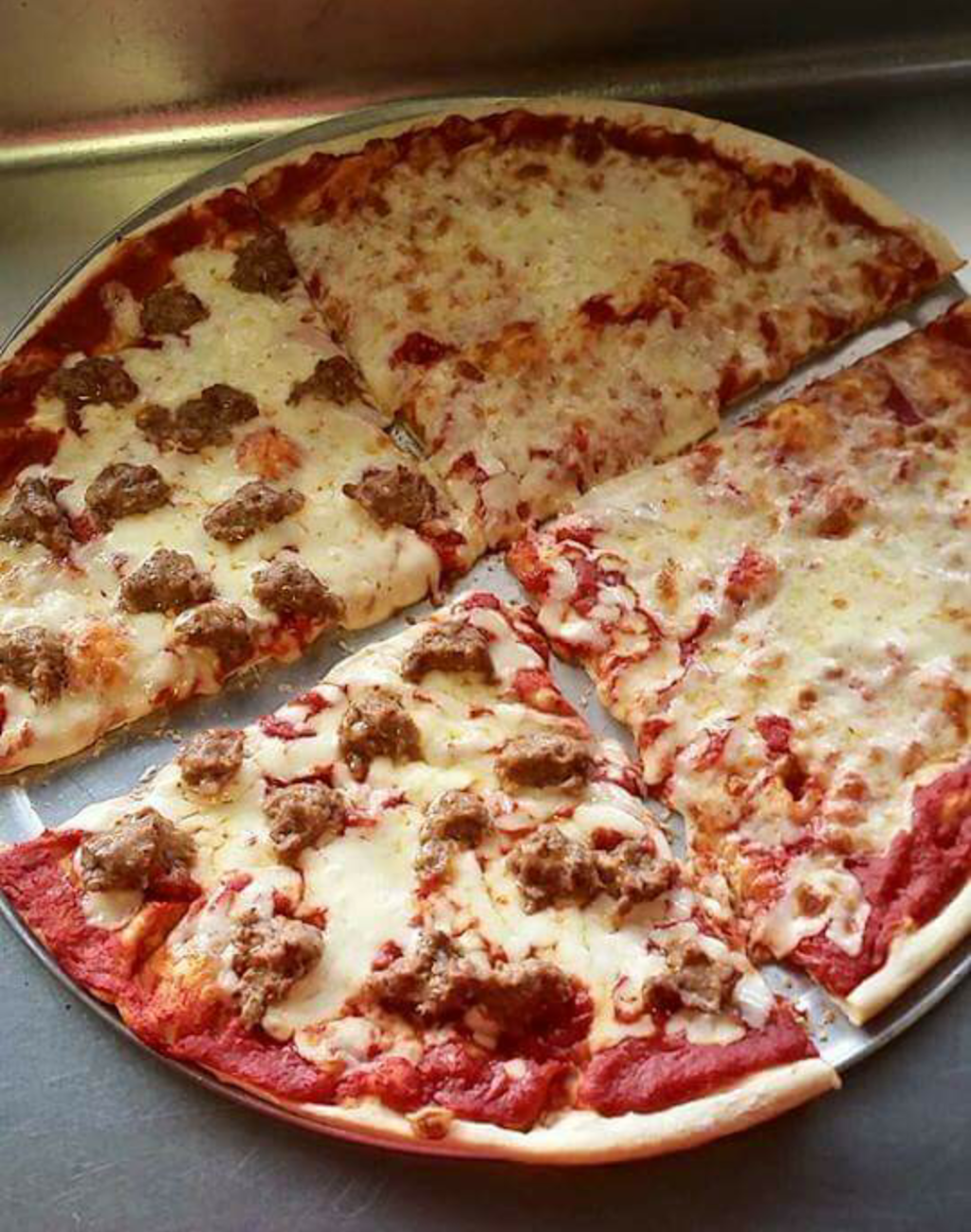 Wilmington Pizzeria | restaurant | 205 E Baltimore St, Wilmington, IL 60481, USA | 8154767011 OR +1 815-476-7011