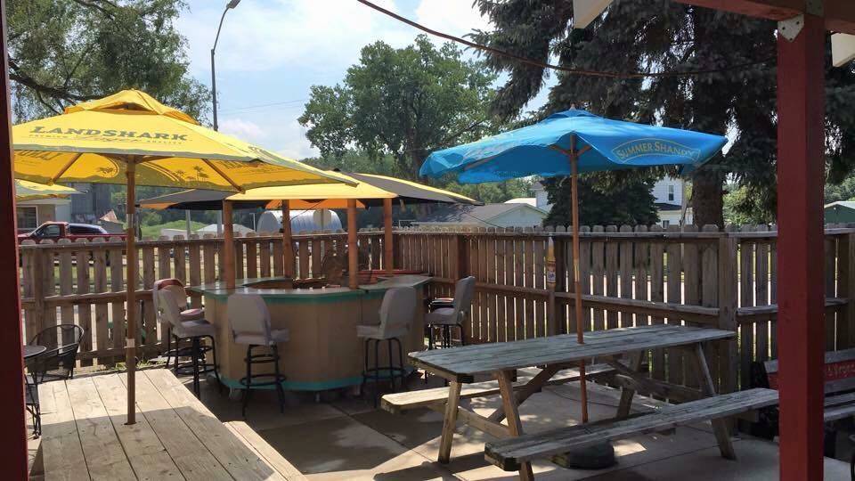 Trackside Bar and Grill | night club | 709 Peosta St, Peosta, IA 52068, USA | 5635563390 OR +1 563-556-3390