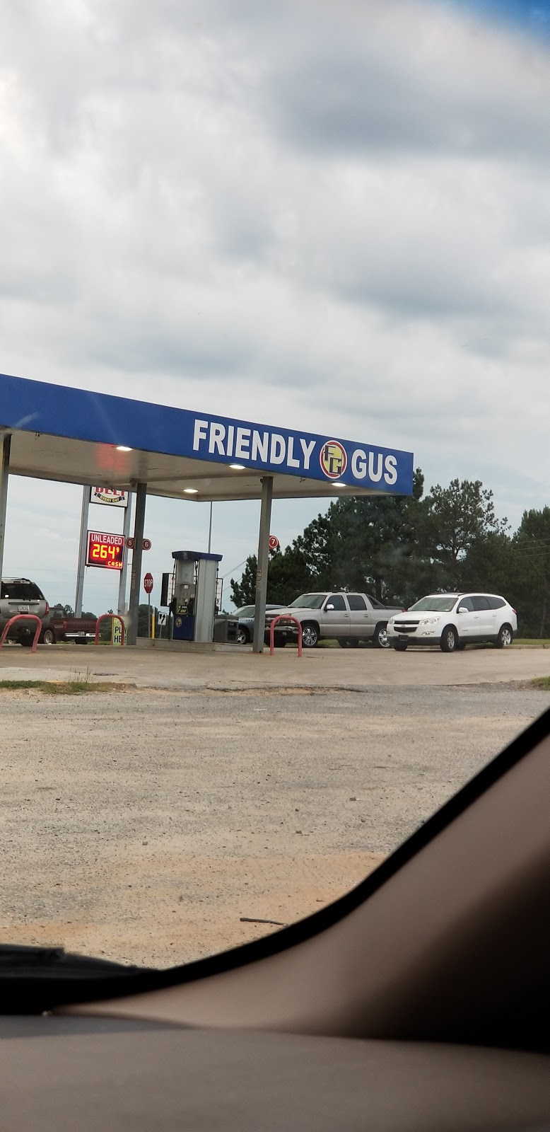 Friendly Gus | restaurant | 4845 Ocmulgee E Blvd, Macon, GA 31217, USA | 4787410011 OR +1 478-741-0011