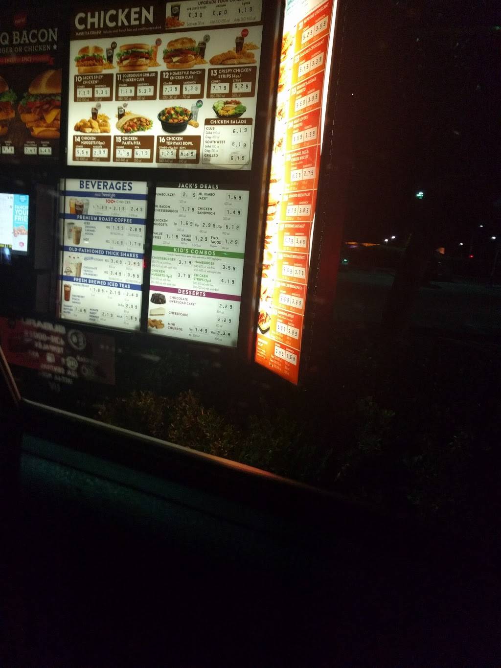 Jack in the Box | restaurant | 4740 Clayton Rd, Concord, CA 94521, USA | 9256821275 OR +1 925-682-1275