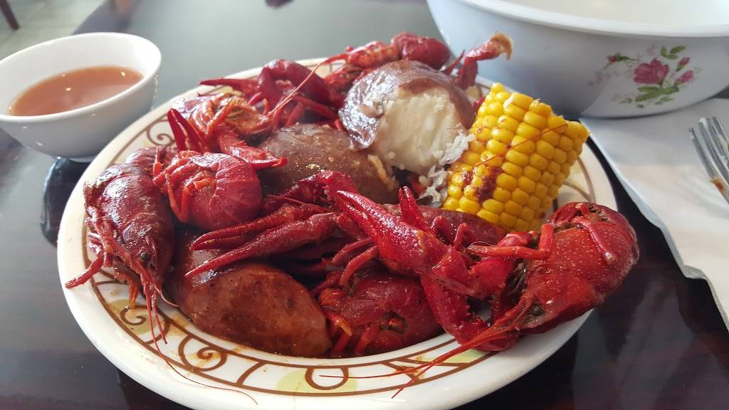 My Sisters Crawfish | restaurant | 272 Adams St, Dorchester, MA 02122, USA | 6172651100 OR +1 617-265-1100