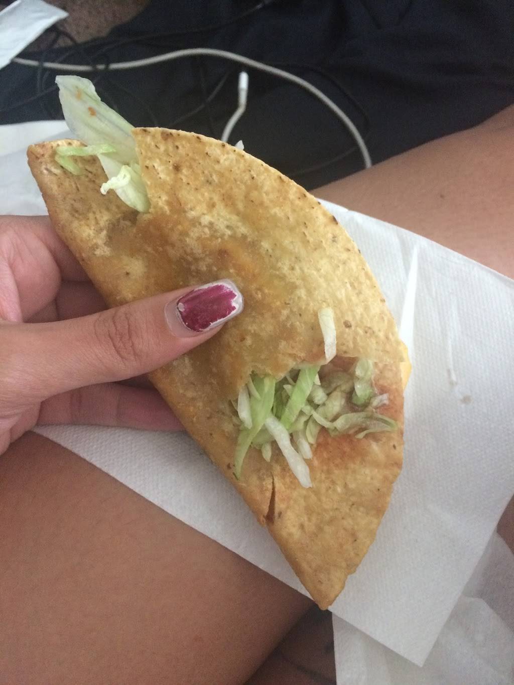 Jack in the Box | restaurant | 712 E Pioneer Pkwy, Arlington, TX 76010, USA | 8172779520 OR +1 817-277-9520