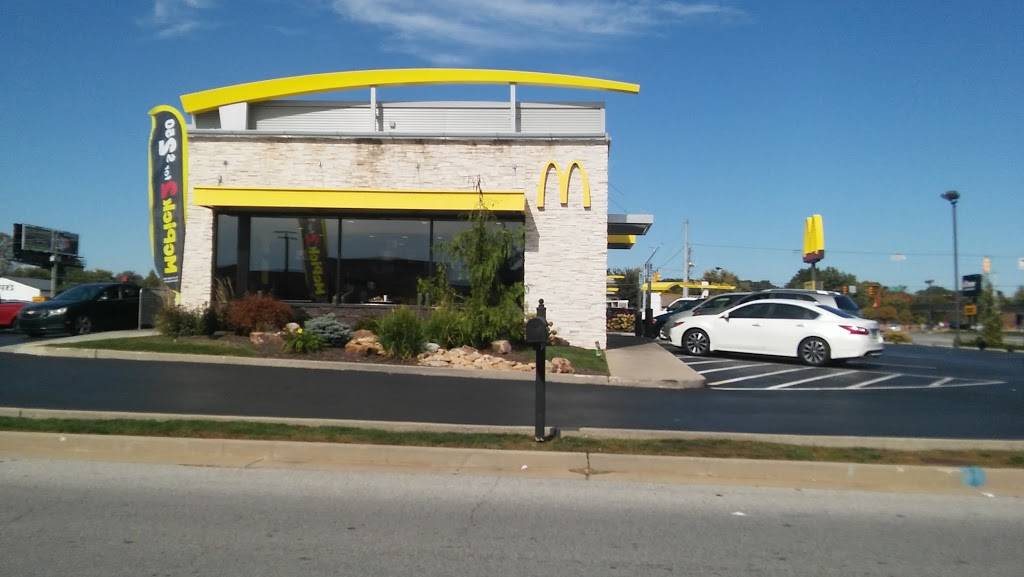 McDonalds | cafe | 10747 E US-36, Avon, IN 46123, USA | 3172718530 OR +1 317-271-8530