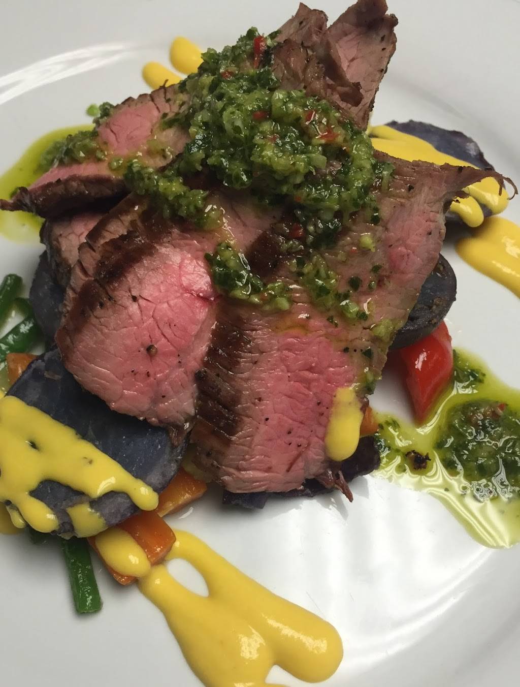 Bloom Restaurant | restaurant | 2315 Bloor St W, Toronto, ON M6S 1P1, Canada | 4167671315 OR +1 416-767-1315