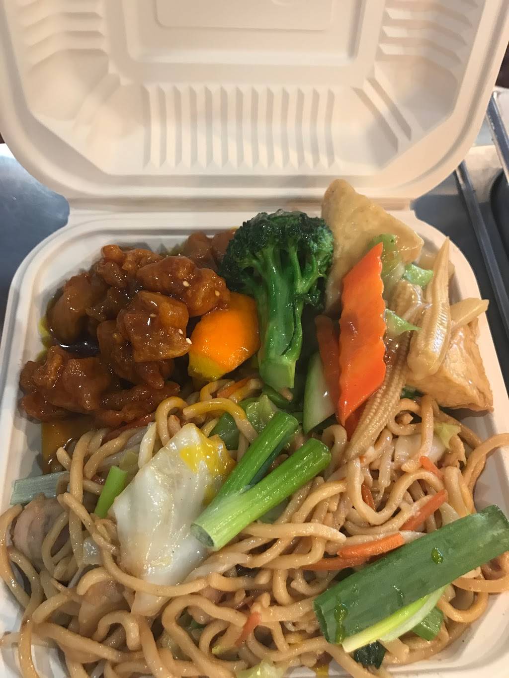 King Eggroll Express | restaurant | 1052 Leigh Ave, San Jose, CA 95126, USA | 4082750999 OR +1 408-275-0999