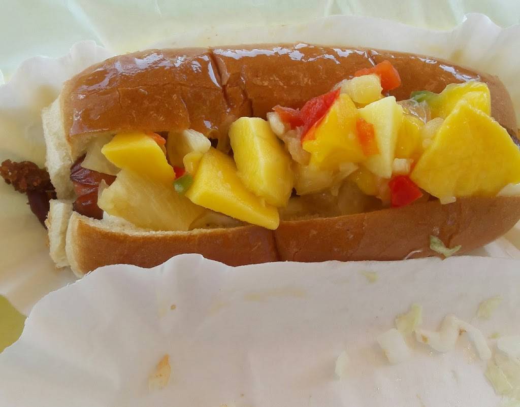 Bobs Dogs | restaurant | 8903 E Oak Island Dr, Oak Island, NC 28465, USA | 9102783456 OR +1 910-278-3456