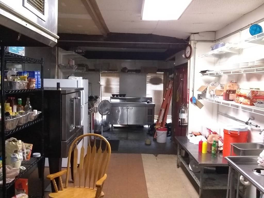 TJays Bar and Grill | restaurant | 790 Waterville St, Waterbury, CT 06710, USA | 2035283642 OR +1 203-528-3642