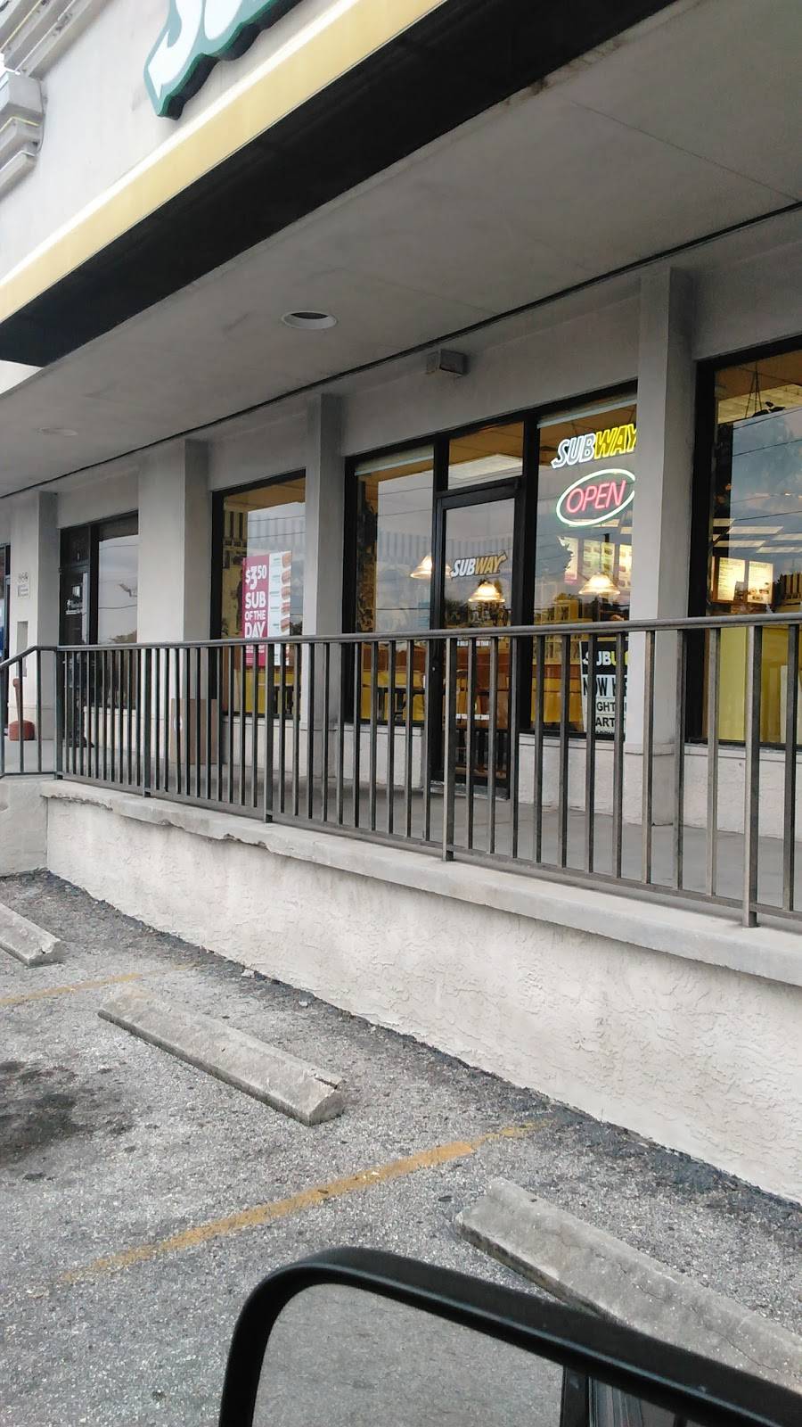 Subway | meal takeaway | 980 Pasadena Ave S, St. Petersburg, FL 33707, USA | 7273471256 OR +1 727-347-1256