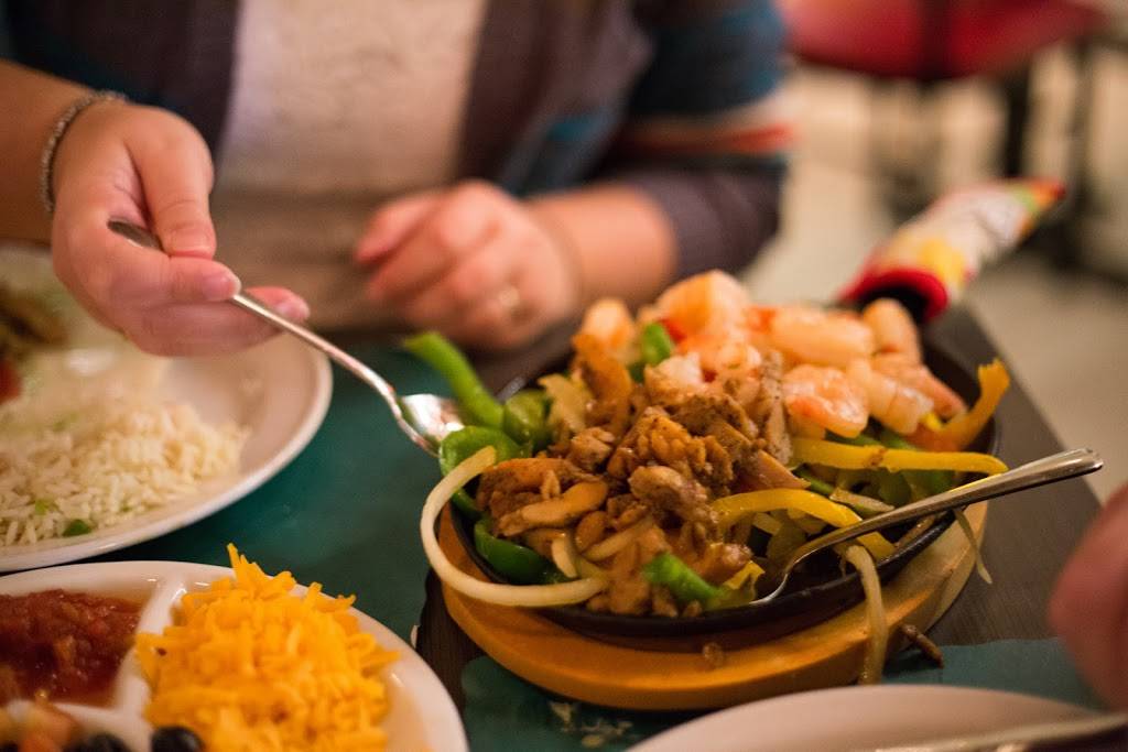 Restaurant Citron Vert | restaurant | 5460 Rue Papineau, Lac-Mégantic, QC G6B 0E1, Canada | 8195831778 OR +1 819-583-1778