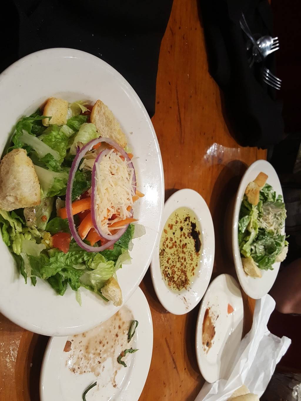 Johnny Carinos | restaurant | 1608 Garth Brooks Blvd, Yukon, OK 73099, USA | 4053500756 OR +1 405-350-0756