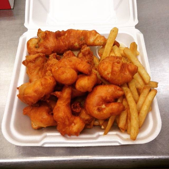 E & S Carry Out | meal takeaway | 13400 W McNichols Rd, Detroit, MI 48235, USA | 3133452777 OR +1 313-345-2777