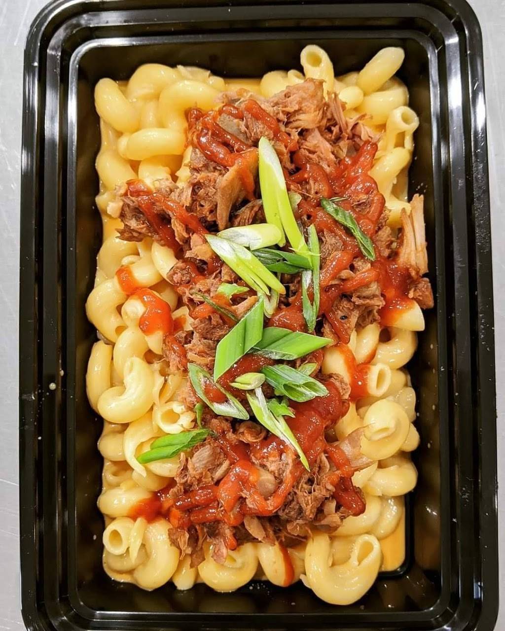 Under the Ground Blono | restaurant | 2 River Run, Downs, IL 61736, USA | 3092120333 OR +1 309-212-0333