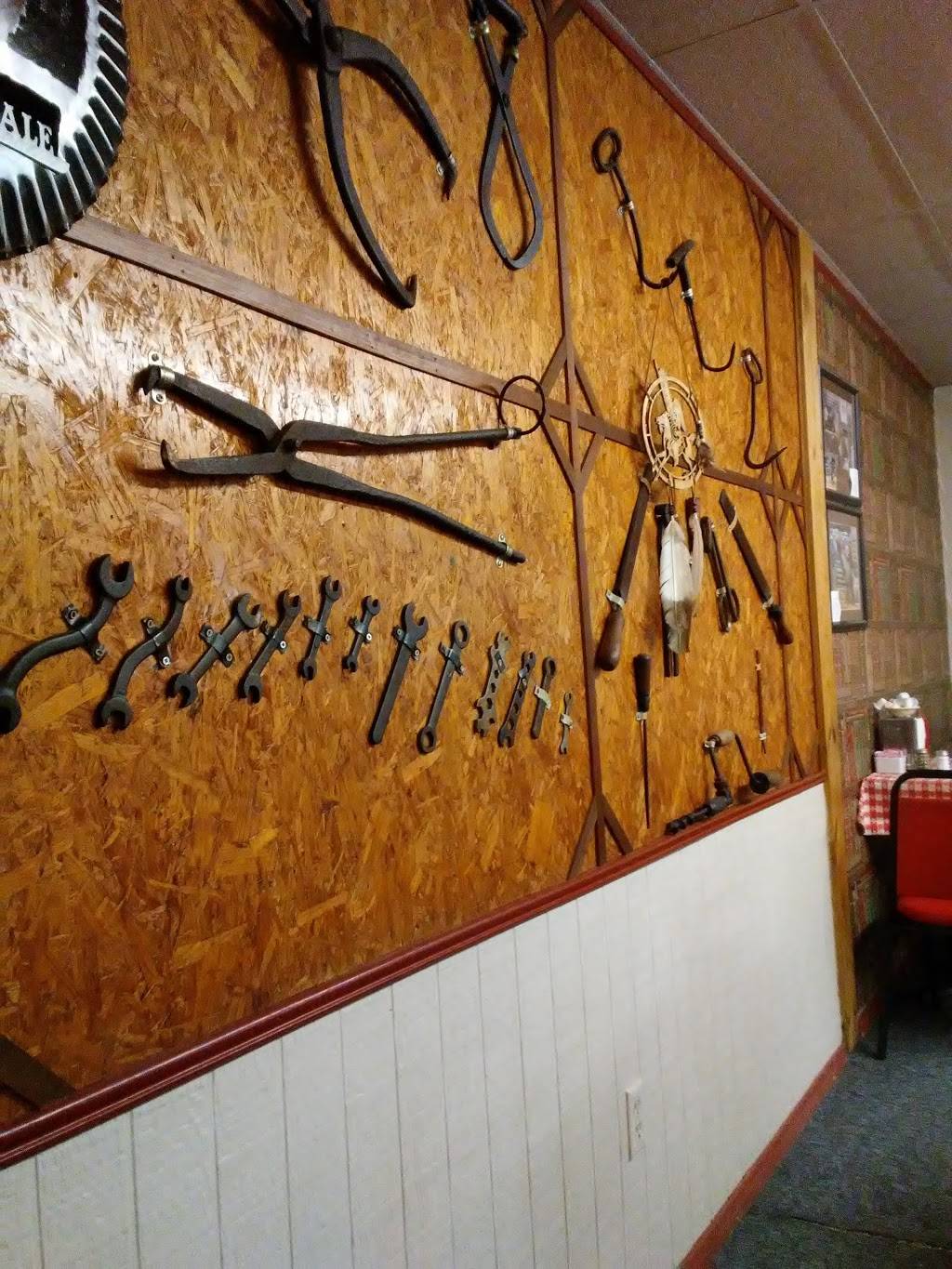 Redbarn Cafe | restaurant | 1310 Hillcrest Dr N, Sulphur Springs, TX 75482, USA | 9038853332 OR +1 903-885-3332