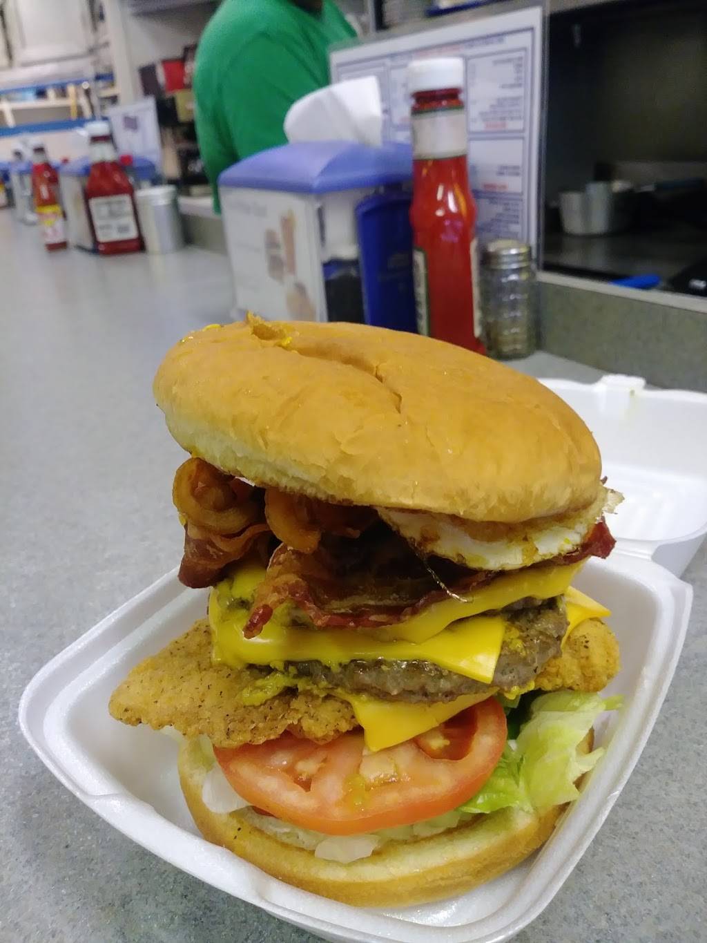 White Spot | restaurant | 1407 University Ave, Charlottesville, VA 22903, USA | 4342959899 OR +1 434-295-9899