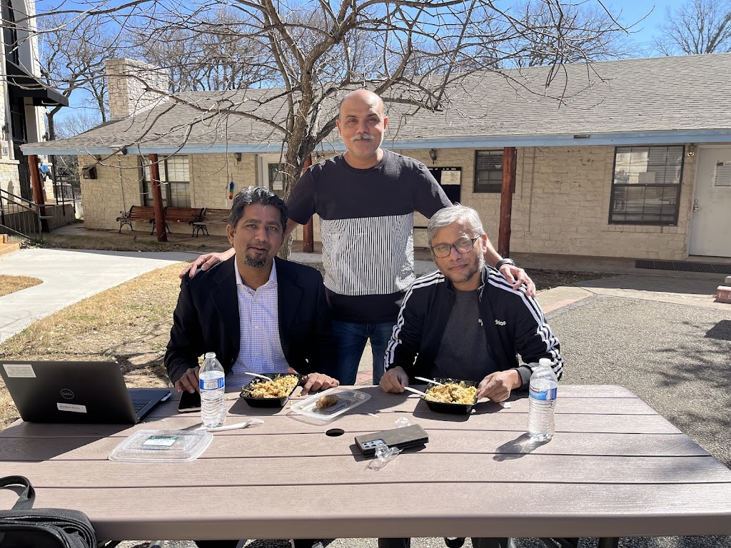 Desi Dhaba | restaurant | 1906 N Bell Blvd, Cedar Park, TX 78613, USA | 5129623360 OR +1 512-962-3360